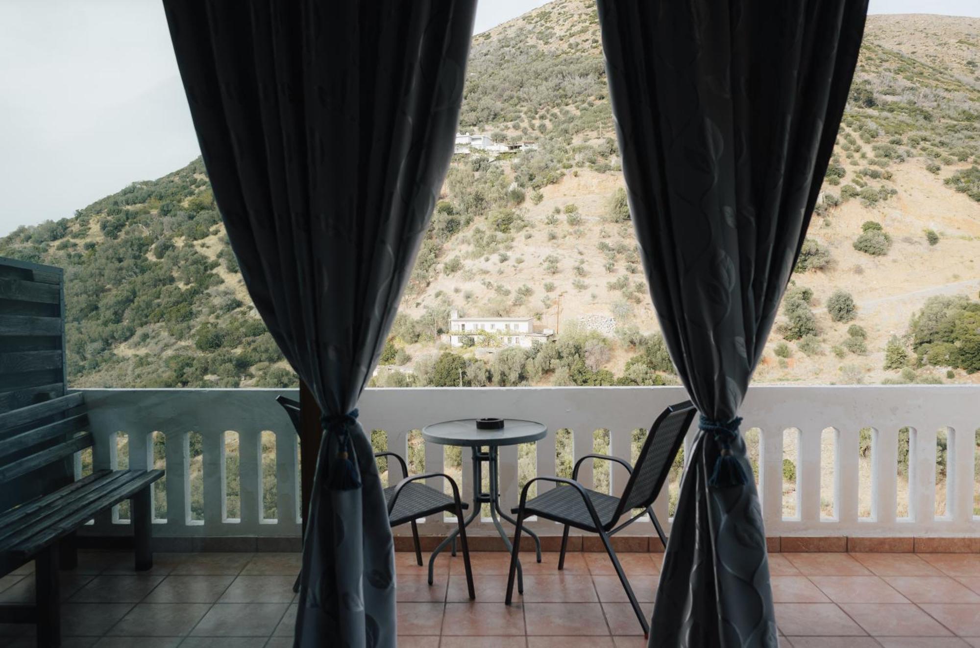 Lefteris Rooms Kámbos Exteriér fotografie